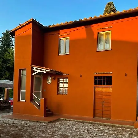 Dimora Toscana 팜스테이 *